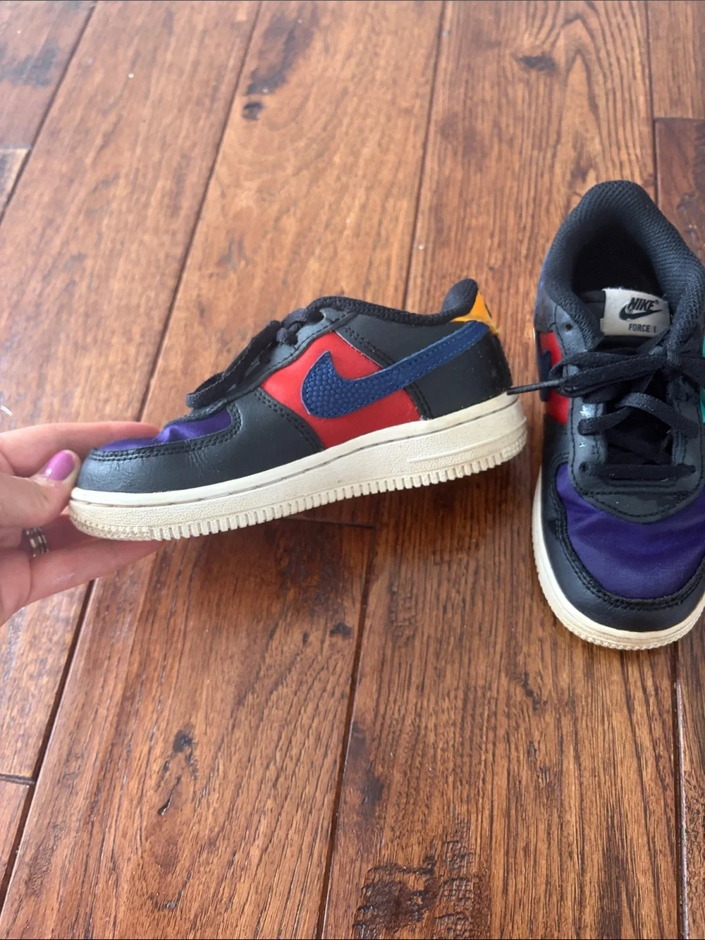 Nike Kids Black Multicolor Low-Top